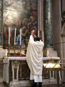 Missa na importante Basílica de Santa Maria Maior (Roma).